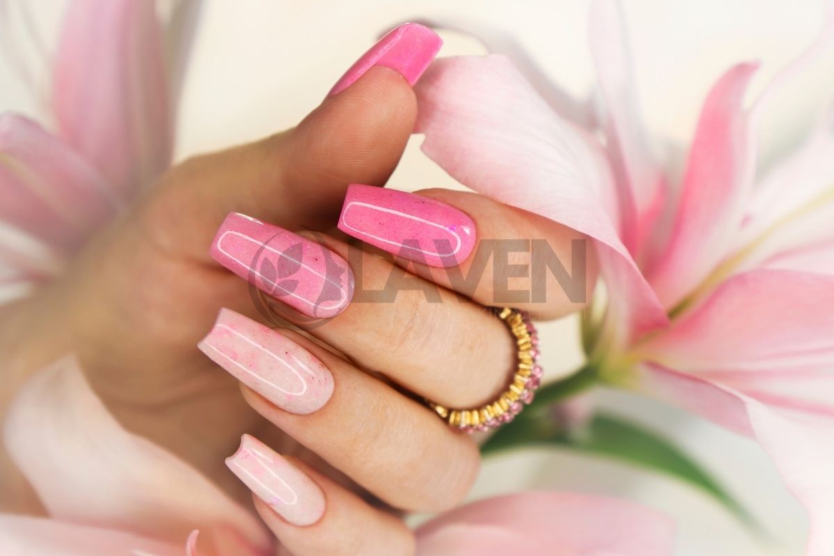 Protez Tırnak Nedir? Ne Kadar Süre Kalır ve Fiyatları Nedir? (2025)